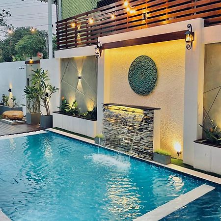 8 Plus Luxury Apartments Негомбо Екстериор снимка