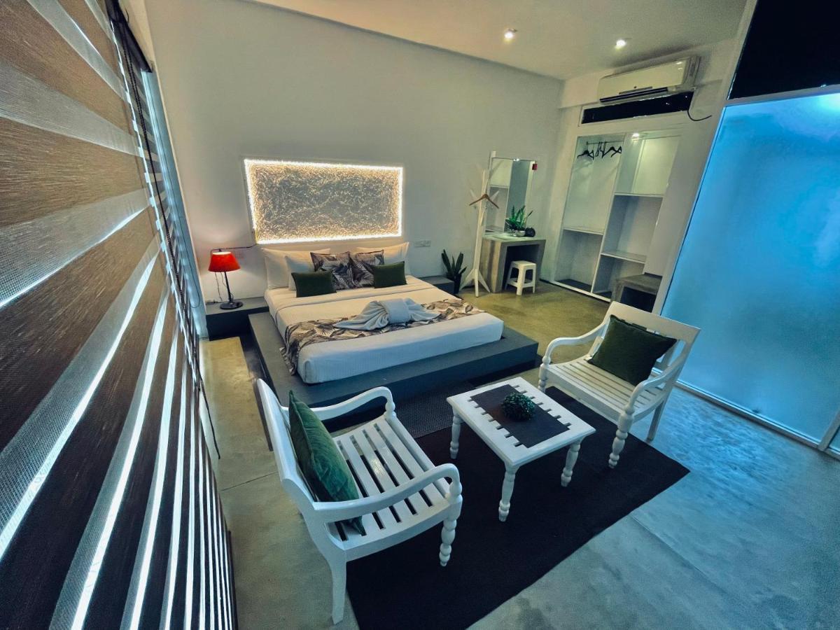 8 Plus Luxury Apartments Негомбо Екстериор снимка