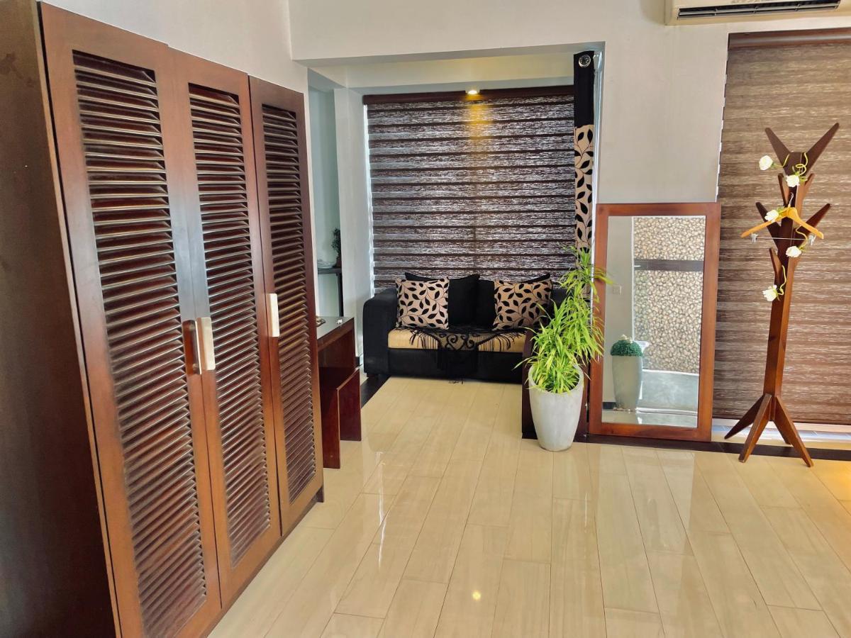 8 Plus Luxury Apartments Негомбо Екстериор снимка