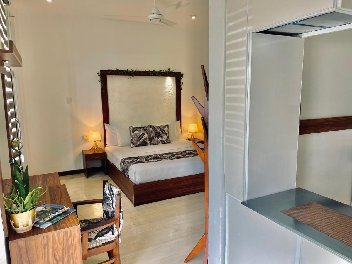 8 Plus Luxury Apartments Негомбо Екстериор снимка