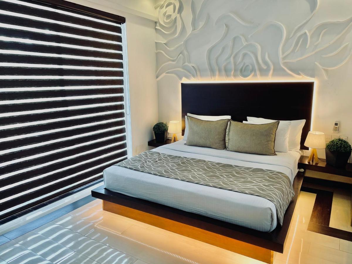 8 Plus Luxury Apartments Негомбо Екстериор снимка