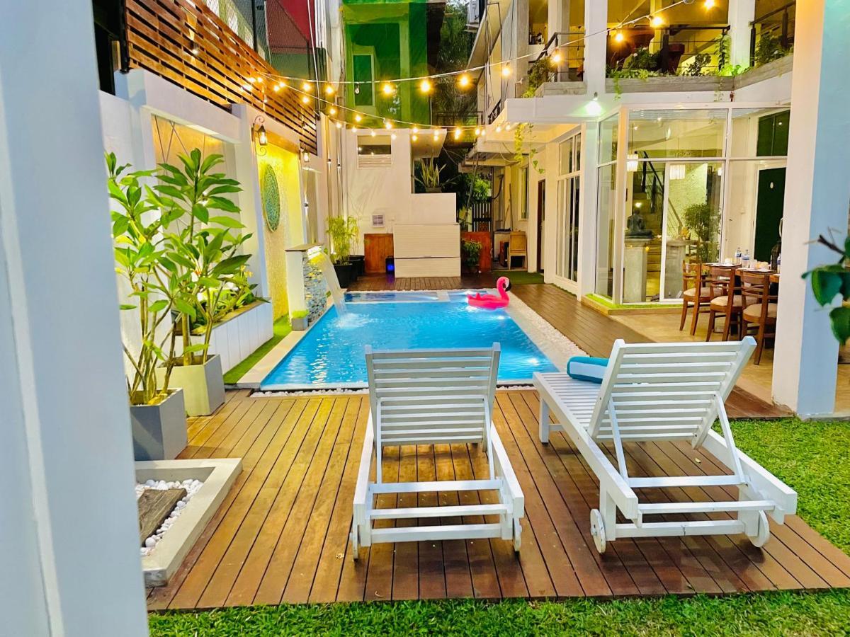 8 Plus Luxury Apartments Негомбо Екстериор снимка