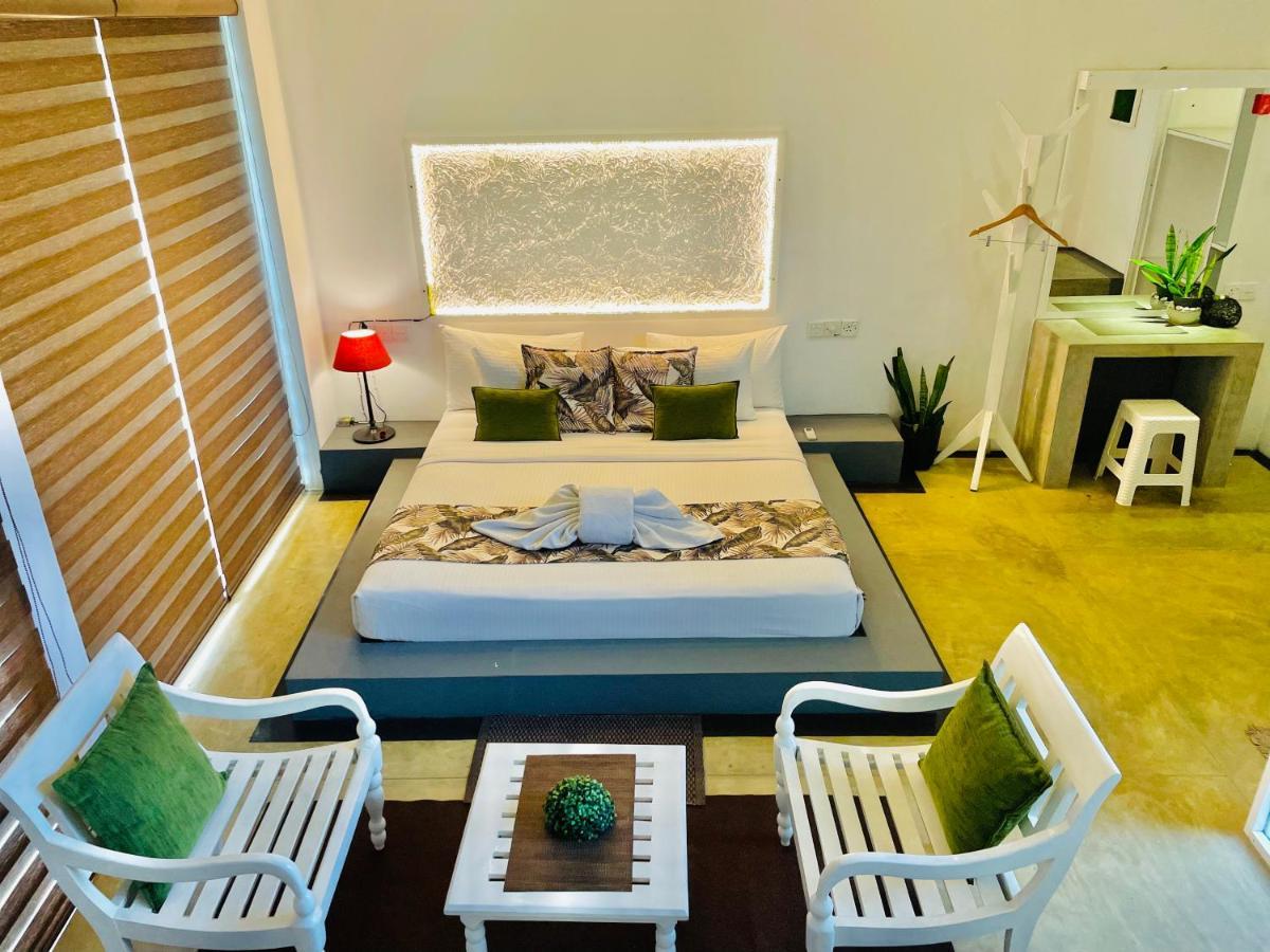 8 Plus Luxury Apartments Негомбо Екстериор снимка