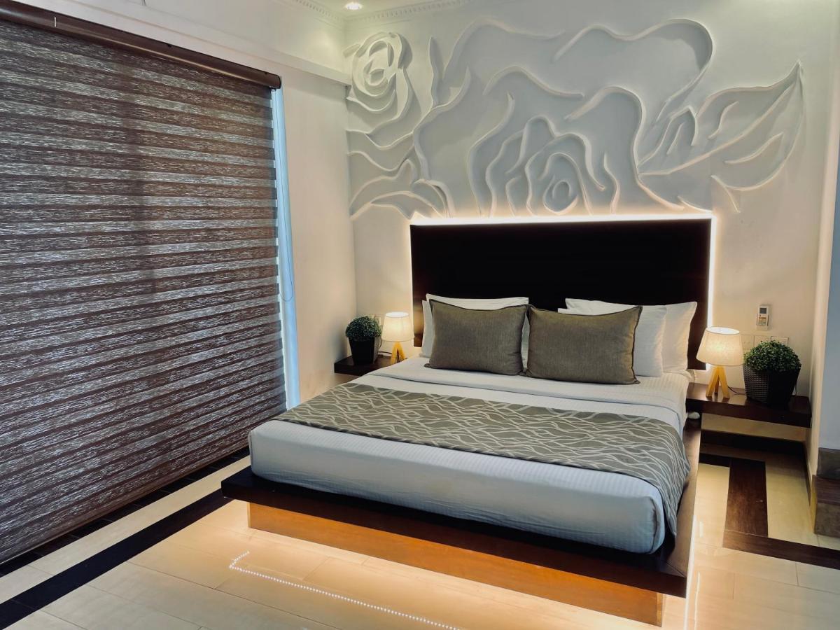 8 Plus Luxury Apartments Негомбо Екстериор снимка