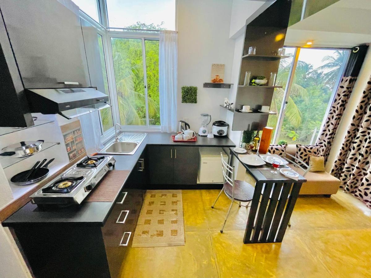 8 Plus Luxury Apartments Негомбо Екстериор снимка