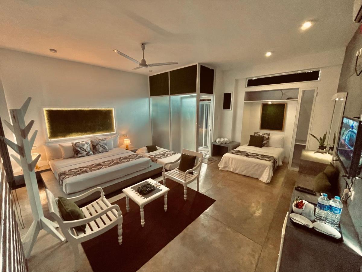 8 Plus Luxury Apartments Негомбо Екстериор снимка
