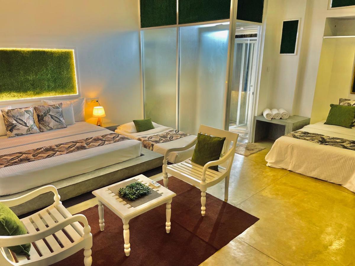 8 Plus Luxury Apartments Негомбо Екстериор снимка