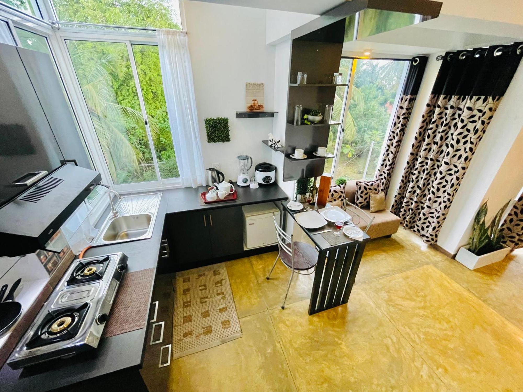 8 Plus Luxury Apartments Негомбо Екстериор снимка